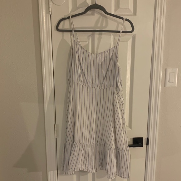 White Sundress - Picture 1 of 3